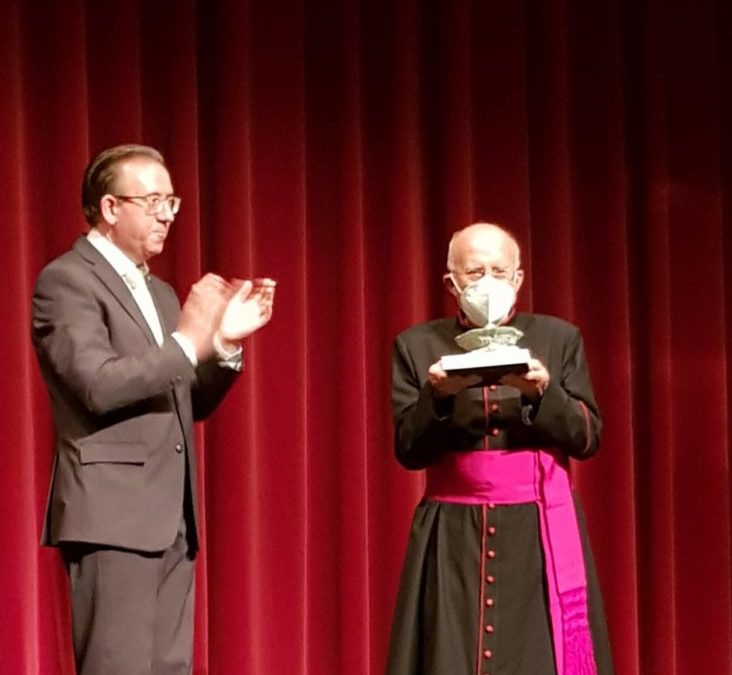 HOMENAJE DEL PUEBLO DE ARACENA A NUESTRO CAPELLÁN