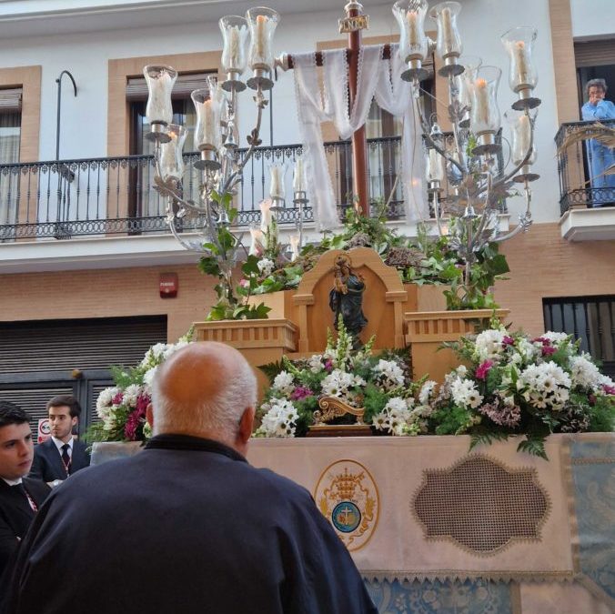 RECIBIMIENTO CRUZ DE MAYO HERMANDAD DE LA BORRIQUITA