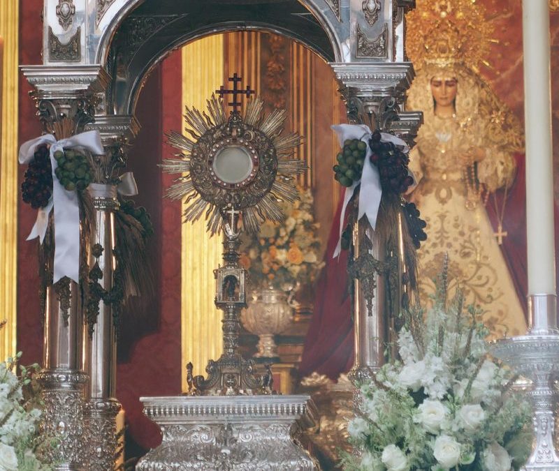 PROCESIÓN EUCARÍSTICA DE NUESTRA HERMANDAD