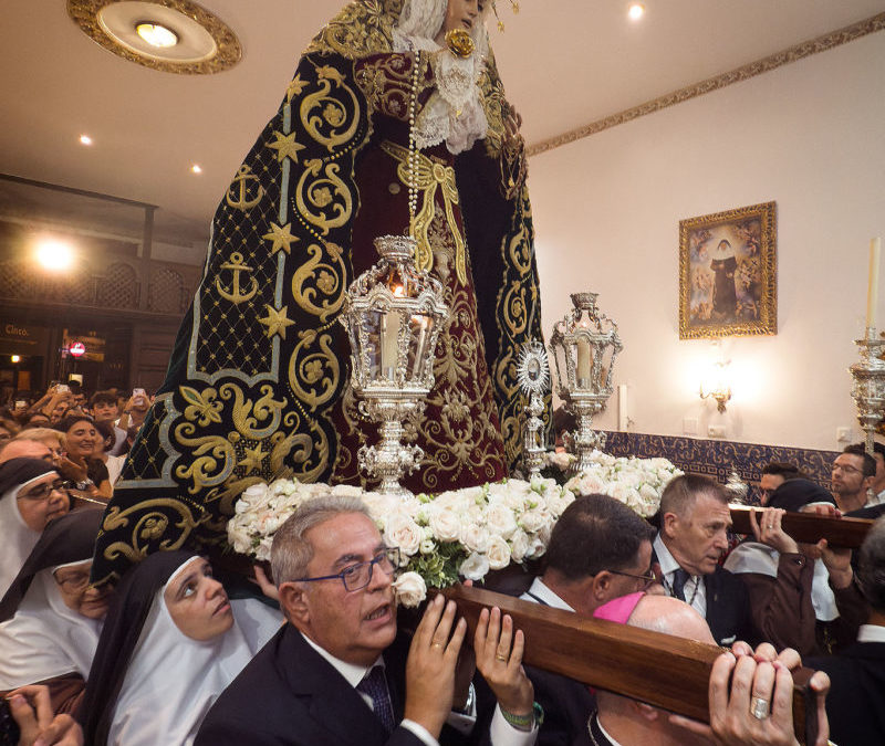 TRASLADO DE NUESTRA SEÑORA DE LA ESPERANZA AL CONVENTO DE LAS HERMANAS DE LA CRUZ