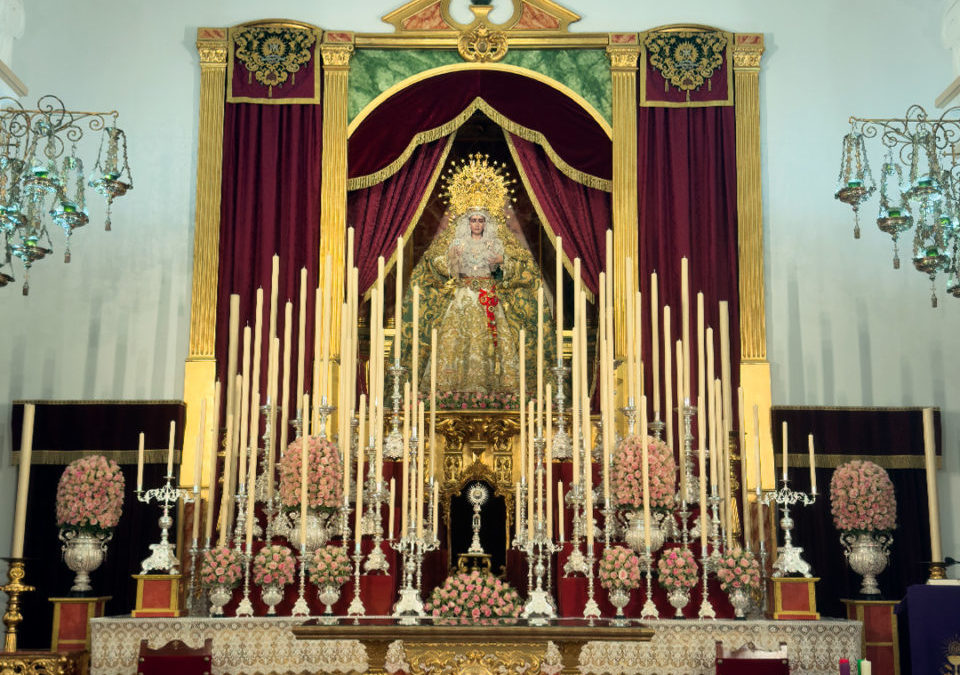 NUESTRA SEÑORA DE LA ESPERANZA YA PRESIDE EL ALTAR PARA SUS SOLEMNES CULTOS